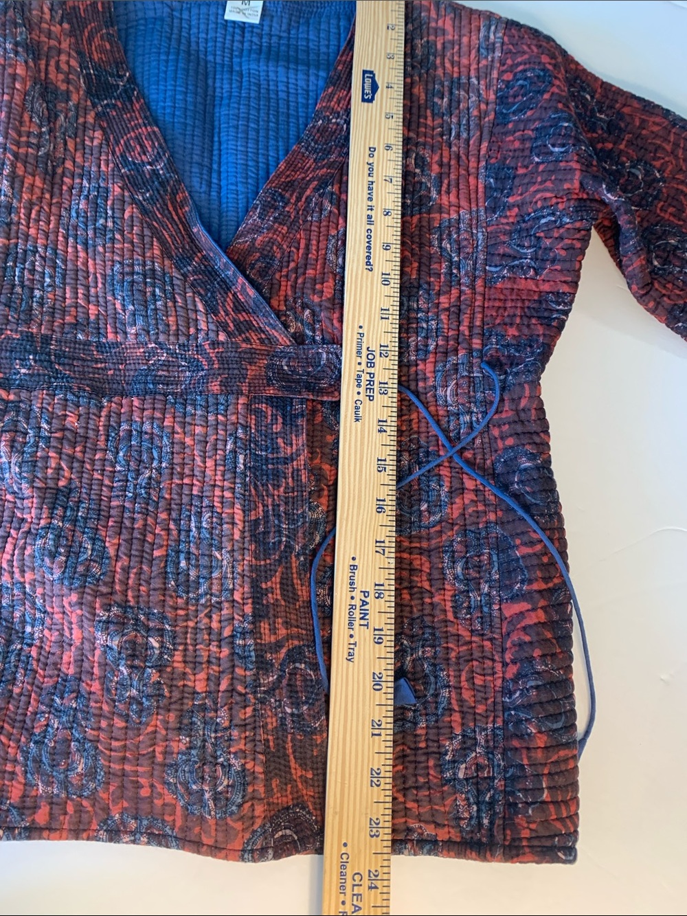 CargoWomen’s Red Quilted Floral Wrap jacket with Tie - Picture 9 of 9